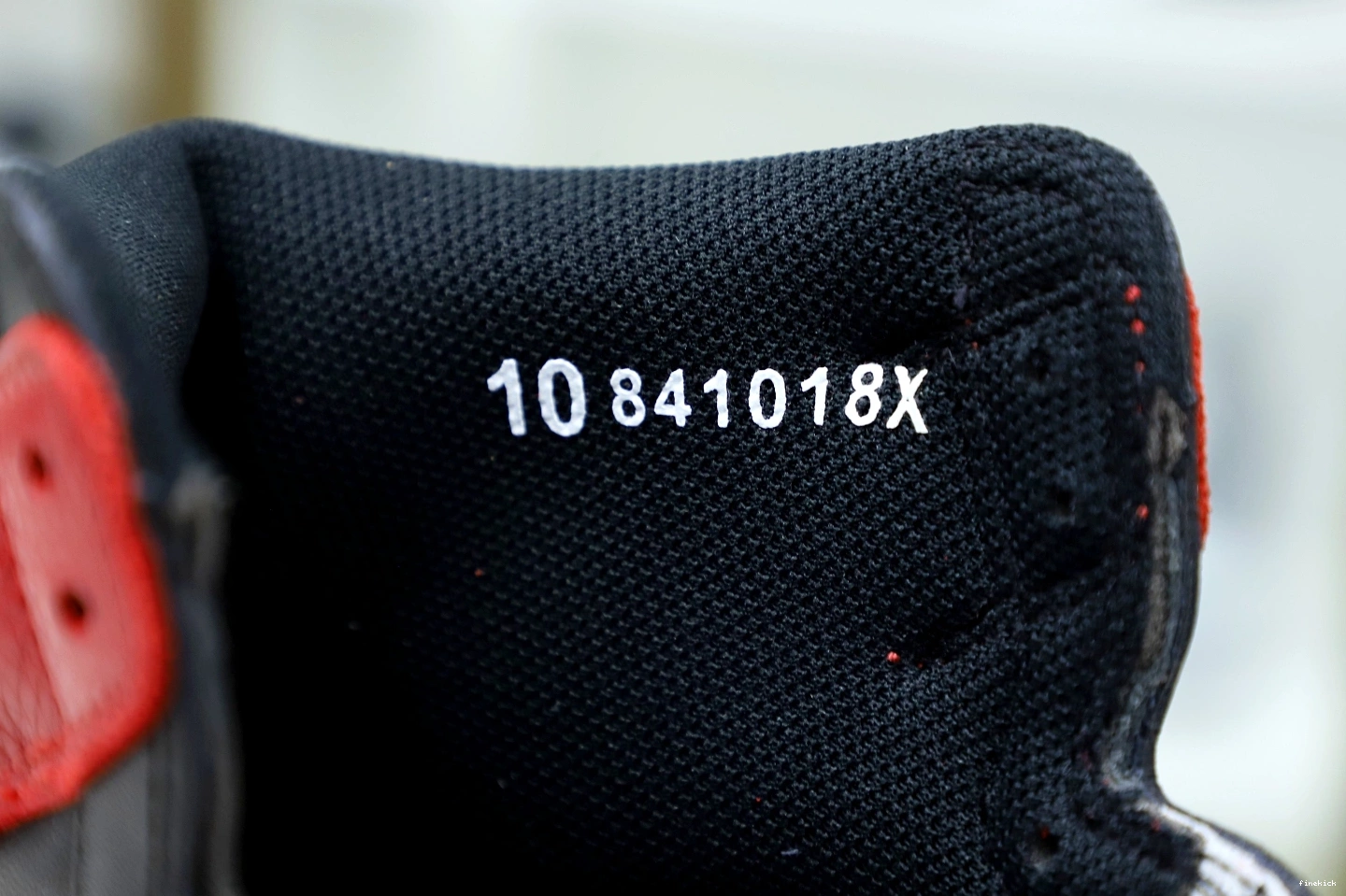 RETRO JORDAN 1 AIR 'BRED' HIGH OG 1011